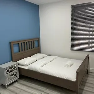 Apartment East Self Check In, London