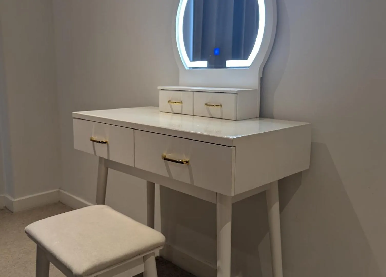 Modern London Apartment Near Greenwich - Rooftop City View