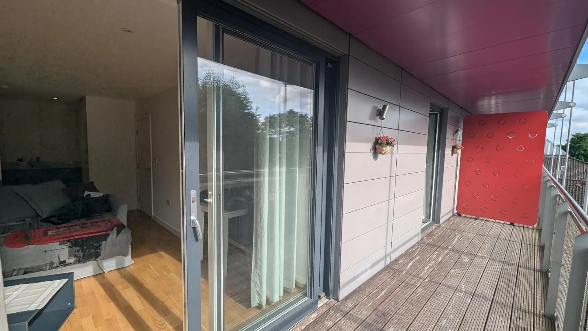 Modern London Apartment Near Greenwich - Rooftop City View 0*,  United Kingdom