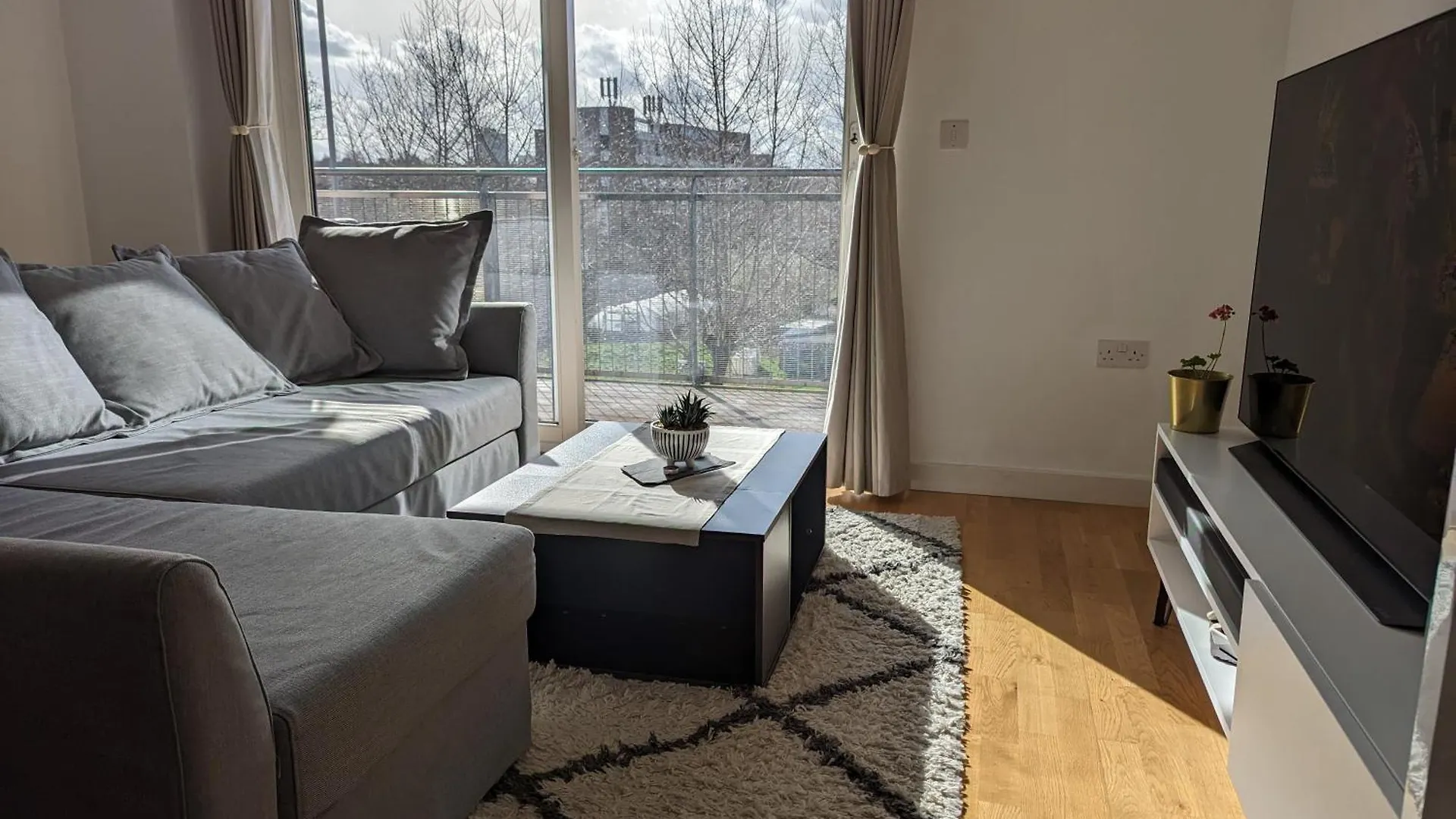 Modern London Apartment Near Greenwich - Rooftop City View Regno Unito